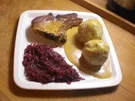 Rezept: Schweinekotelett mit Knödel und Blaukraut Schweinekotelett mit Knödel und Blaukraut - Rezept