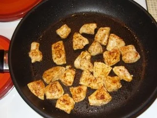 Minimaultaschen-Hähnchenfilet-Gemüse-Spieße mit Eisbergsalat - Rezept - Bild Nr. 3