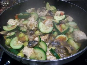 Rezept: Mediterrane Geflügel Pfanne Bild Nr. 4 Mediterrane Geflügel Pfanne - Rezept - Bild Nr. 4