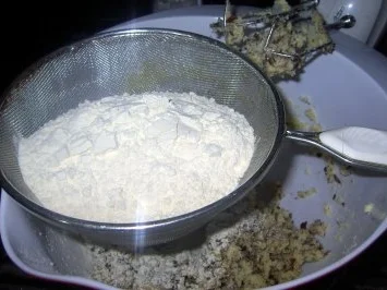 Rezept: Knusprige Schokoplätzchen Bild Nr. 4 Knusprige Schokoplätzchen - Rezept - Bild Nr. 4