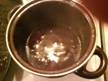 Geflügel: Chili-Putenschnitzel mit Pommes und Bratensoße - Rezept - Bild Nr. 6