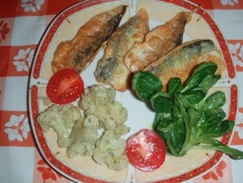 Felchenfilets nach Pariserart mit Blumenkohl und Nüsslisalat - Rezept