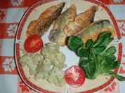 Felchenfilets nach Pariserart mit Blumenkohl und Nüsslisalat - Rezept