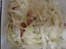 Salate: Krautsalat roh mit Bauchspeck - Rezept