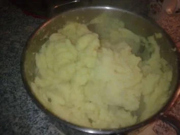 Rezept: Toffelpüüüü-Rosenkohl-Bolognese-Auflauf Bild Nr. 10 Toffelpüüüü-Rosenkohl-Bolognese-Auflauf - Rezept - Bild Nr. 10