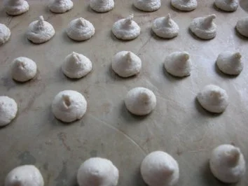 Rezept: Plätzchen - Amaretti Bild Nr. 2 Plätzchen - Amaretti - Rezept - Bild Nr. 2