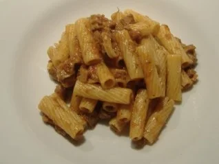 Penne mit echtem neapolitanischem Ragout - Rezept