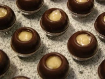 Rezept: Marzipan-Honig-Trüffel Bild Nr. 3 Marzipan-Honig-Trüffel - Rezept - Bild Nr. 3