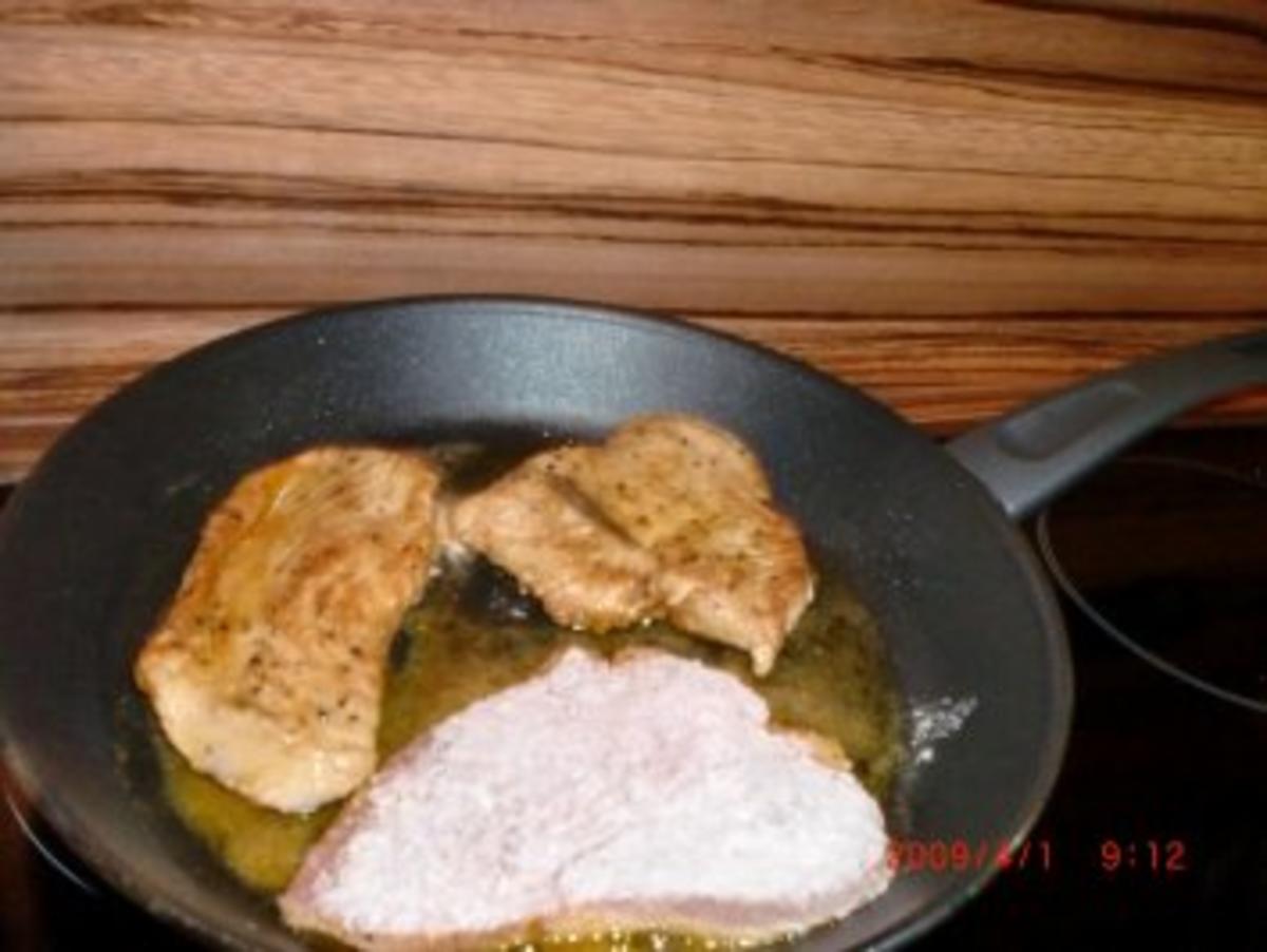 Geflügel: Sanft gebratene Putenschnitzel auf Paprika-Käse-Sosse! - Rezept - Bild Nr. 3
