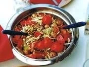 Sojabohnenkeime mit Tomaten und Champignons - Rezept