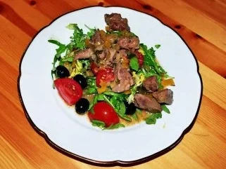 Rucola mit krosser Geflügelleber - Rezept