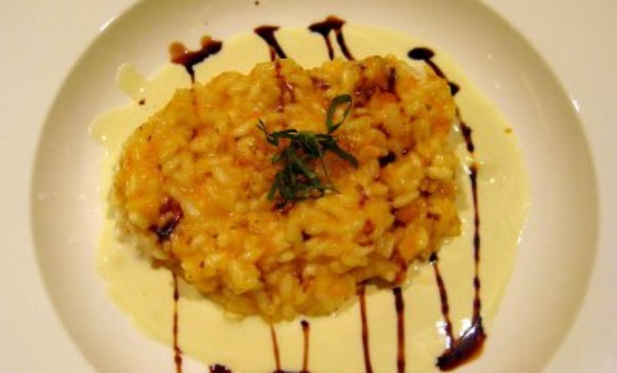 Bilder für Risotto mit gelbem Kürbis und Amaretti an Gorgonzolasoße - Rezept