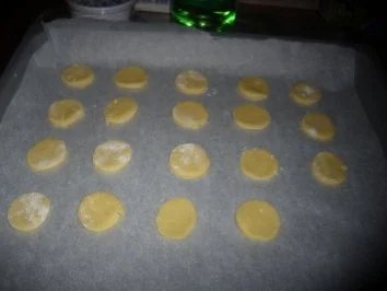 Backwerk / Plätzchen: Gefüllte Dukaten - Rezept - Bild Nr. 3