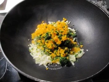 Rezept: VORSPEISE/GEMÜSE:Butternusskürbis mit Pilzen gefüllt Bild Nr. 5 VORSPEISE/GEMÜSE:Butternusskürbis mit Pilzen gefüllt - Rezept - Bild Nr. 5