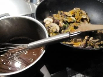 Rezept: VORSPEISE/GEMÜSE:Butternusskürbis mit Pilzen gefüllt Bild Nr. 6 VORSPEISE/GEMÜSE:Butternusskürbis mit Pilzen gefüllt - Rezept - Bild Nr. 6