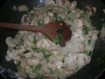 Rezept: Crepe mit Champignons in Rahmsauce Bild Nr. 3 Crepe mit Champignons in Rahmsauce - Rezept - Bild Nr. 3