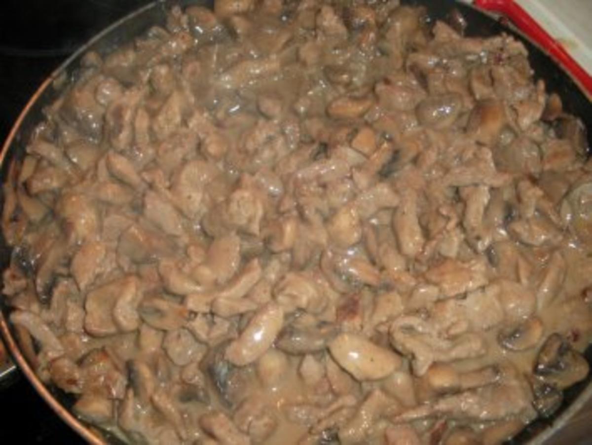 Geschnetzeltes mit frischen Champignons - Rezept - Bild Nr. 3