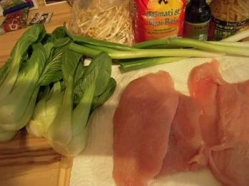 Pak Choi Gemüse mit Putenstreifen, Soja- und Bambussprossen - Rezept - Bild Nr. 2