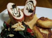 Das Beste vom Maishähnchen mit rotem Mangold an Kartoffel-Mandel-Talern - Rezept