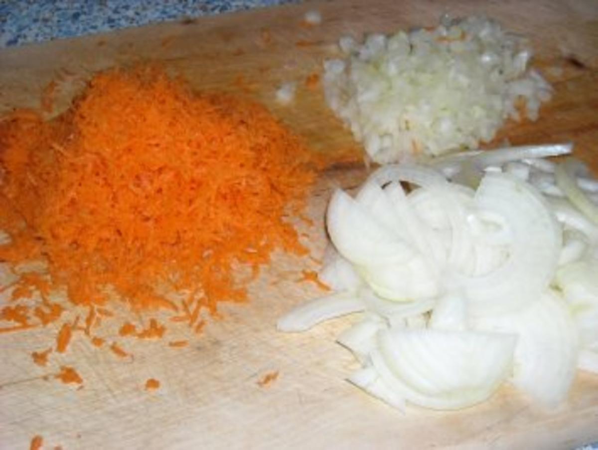 Putenhackbällchen in Curry-Zwiebel-Sauce - Rezept - Bild Nr. 4