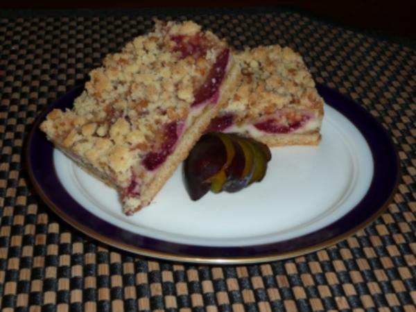 Pflaumenkuchen mit Vanille-Nuss-Streuseln - Rezept - kochbar.de