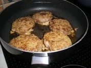 Fränkische Fleischküchli mit Rösti - Rezept