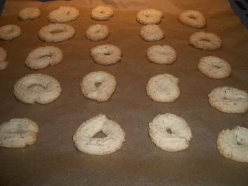 Rezept: Mandelkränze Bild Nr. 2 Mandelkränze - Rezept - Bild Nr. 2