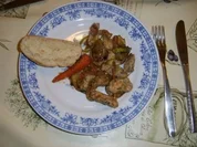 Kaltgebeizt-gekräuterte Hühnerbruststreifen im Whiskydunst - Rezept