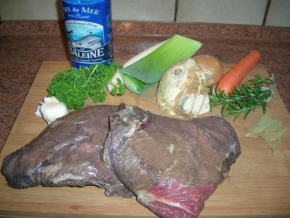 Ochsenbäckchen in Barolo geschmort mit Gänseleber-Kartoffelknödel und Sellerieragout Essen zum 2. Advent HAUPTGERICHT - Rezept - Bild Nr. 3