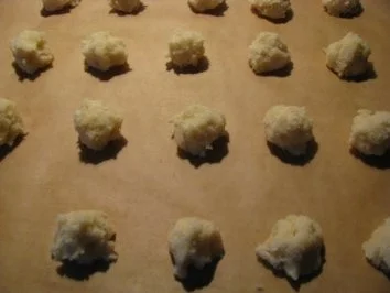 Rezept: Kokos-Marzipan-Makronen Bild Nr. 4 Kokos-Marzipan-Makronen - Rezept - Bild Nr. 4