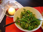 Feldsalat mit roten Zwiebeln - Rezept