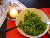 Rezept: Feldsalat mit roten Zwiebeln Feldsalat mit roten Zwiebeln - Rezept