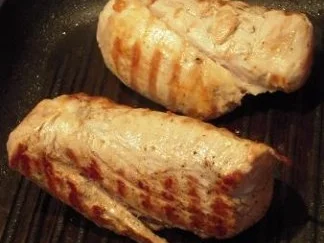 Rezept: Schweinemedaillons mit Champignons und gegrillten Tomaten Bild Nr. 2 Schweinemedaillons mit Champignons und gegrillten Tomaten - Rezept - Bild Nr. 2