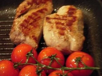 Rezept: Schweinemedaillons mit Champignons und gegrillten Tomaten Bild Nr. 3 Schweinemedaillons mit Champignons und gegrillten Tomaten - Rezept - Bild Nr. 3