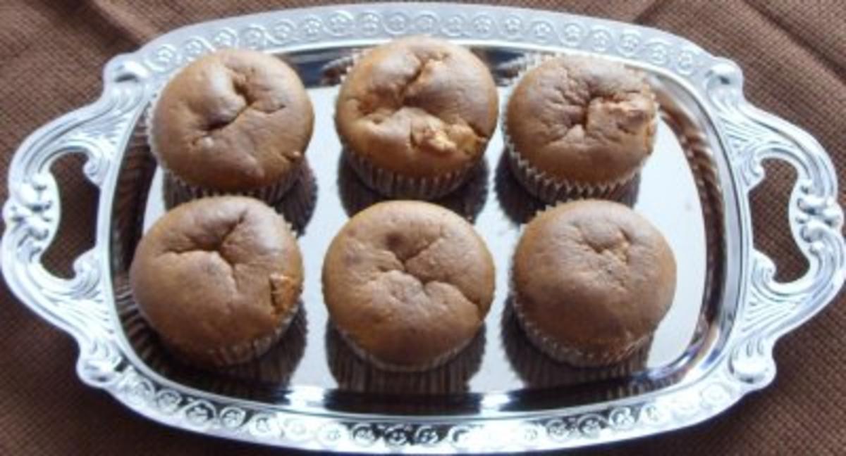Bilder für Kleingebäck - Apfelmus-Muffins mit Apfelstückchen - Rezept