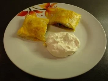 Rezept: Blätterteigtaschen mit Hackfüllung Blätterteigtaschen mit Hackfüllung - Rezept