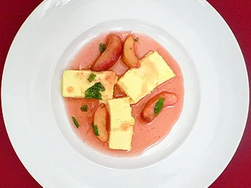 Mascarpone-Limetten-Mousse mit karamellisierten Pfirsichen - Rezept