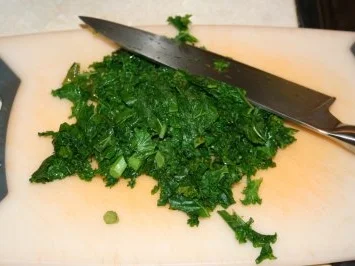 Grünkohleintopf mit Mettwürstchen und geräucherten Rippchen - Rezept - Bild Nr. 4