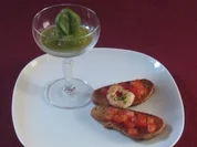 Basilikumsorbet mit Kipferlbruschetta - Rezept