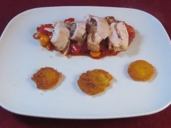 Gefüllte Hähnchenbrust auf Physalissoße mit römischen Nocken - Rezept