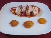 Gefüllte Hähnchenbrust auf Physalissoße mit römischen Nocken - Rezept