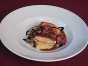 Rezept: Langsam gebratener Lachs mit Apfelmousse, sautierten Pilzen und Tomatensalsa Langsam gebratener Lachs mit Apfelmousse, sautierten Pilzen und Tomatensalsa - Rezept