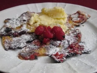 Duett von Himbeer- und Moosbeernocken - Rezept