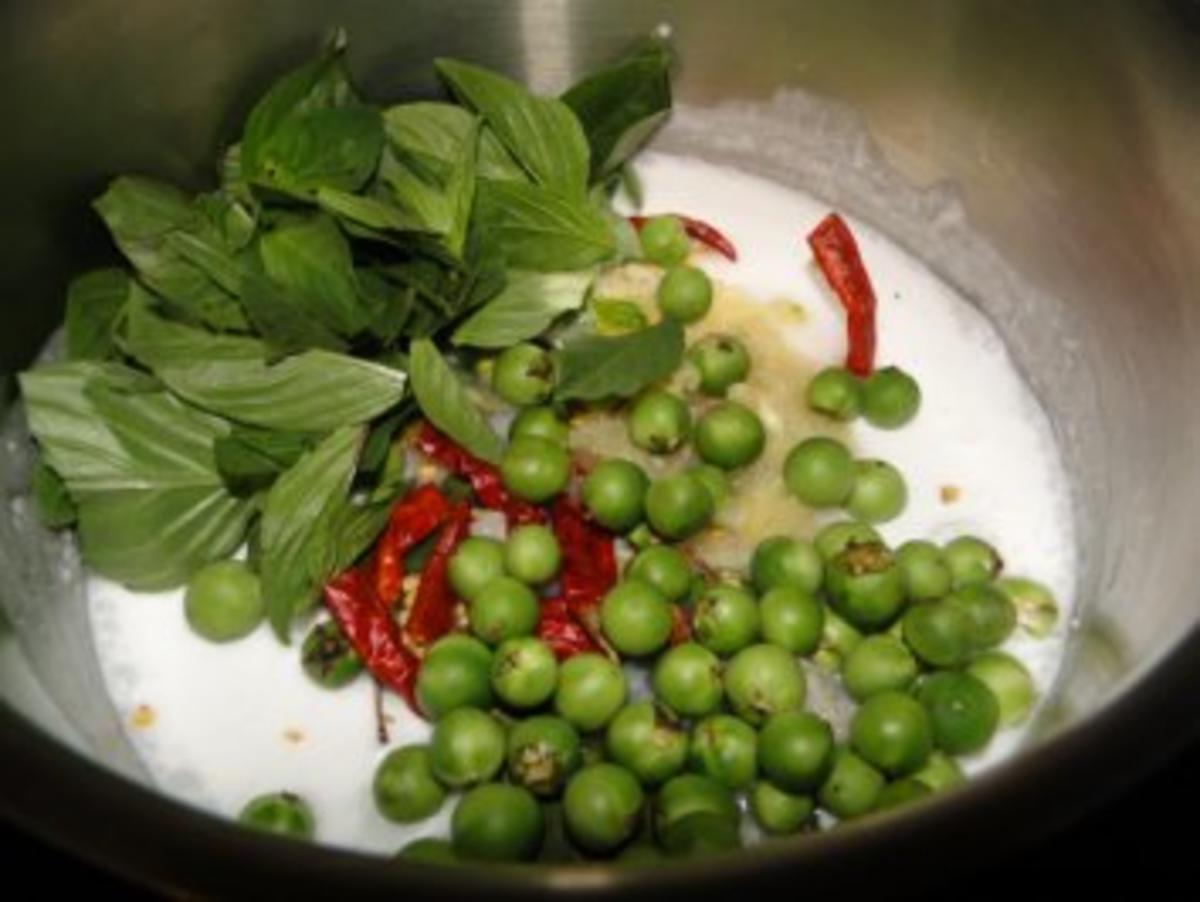 Thaigericht:Filets von Hänchen, Schwein und Rind in grüner Currypaste - Rezept - Bild Nr. 2