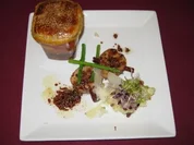 Schweinemedaillons auf Zimtspießen und Tomaten-Papaya-Gemüse - Rezept