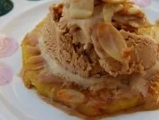 Karamellisierte Ananas mit Eis - Rezept