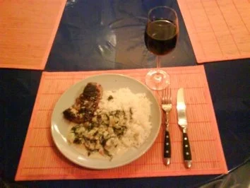 Rezept: Geflügel: Hähnchenbrustfilet mit Mangold-Sahne-Büffelkäse und Jasminreis Geflügel: Hähnchenbrustfilet mit Mangold-Sahne-Büffelkäse und Jasminreis - Rezept