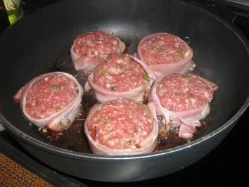 Rezept: Hackmedaillons in Pfifferlingsoße Bild Nr. 5 Hackmedaillons in Pfifferlingsoße - Rezept - Bild Nr. 5