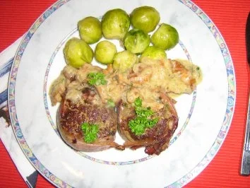 Rezept: Hackmedaillons in Pfifferlingsoße Bild Nr. 10 Hackmedaillons in Pfifferlingsoße - Rezept - Bild Nr. 10