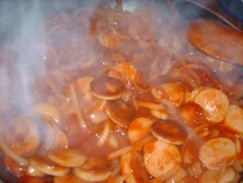 Rezept: Zwiebel-Wurst-Gulasch Bild Nr. 4 Zwiebel-Wurst-Gulasch - Rezept - Bild Nr. 4